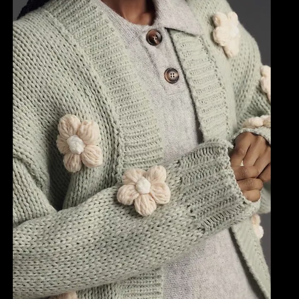 NWT Anthropologie Susannah Chunky 3D Floral Knit Cardigan One Size - Picture 4 of 12